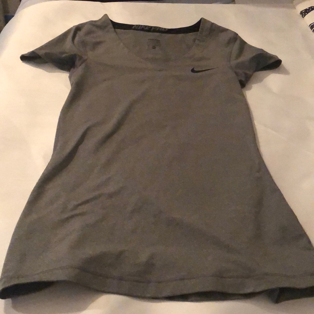 Nike Top - Picture 3 of 3